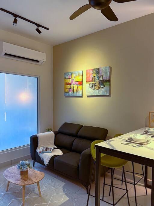 Modern Suites IArte@Mont Kiara I2B1.5B I3 PAX Kuala Lumpur Exterior foto